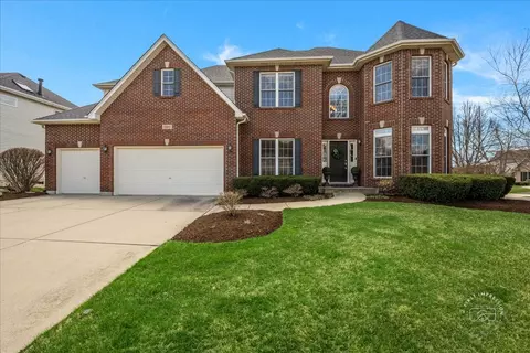 591 Cole Dr, South Elgin, IL 60177