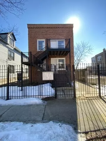 4225 W Augusta Blvd, Chicago, IL 60651