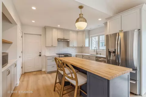 Kitchen - 1827 Golf View Dr, Bartlett, IL 60103 photo 2 of 3