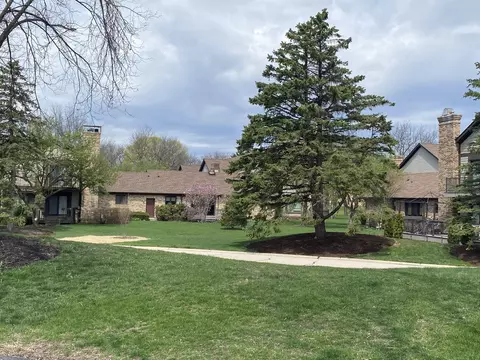 Exterior - 1827 Golf View Dr, Bartlett, IL 60103 photo 3 of 3