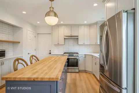 Kitchen - 1827 Golf View Dr, Bartlett, IL 60103 photo 1 of 3