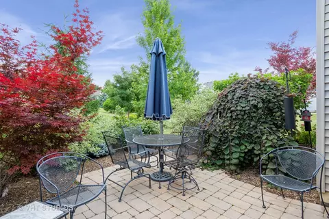 Exterior - 1177 Heathrow Ln, Aurora, IL 60502 photo 2 of 4