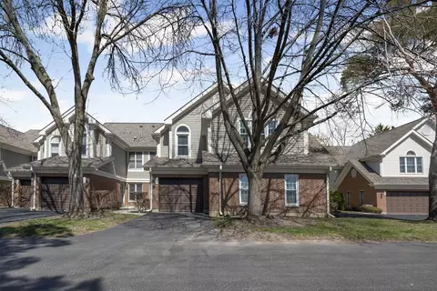 1907 W White Oak St, Arlington Heights, IL 60005