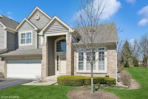 54 Andover Cir, Northbrook, IL 60062