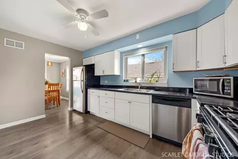 906 Howard St, Wheaton, IL 60187 photo 6