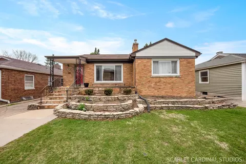 906 Howard St, Wheaton, IL 60187