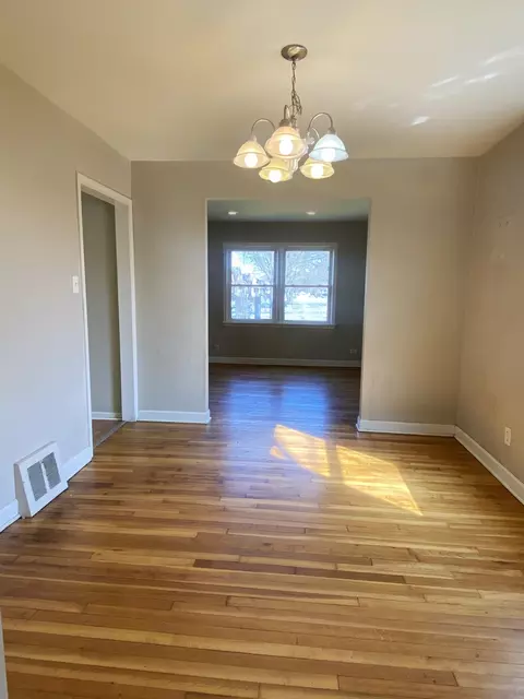 Dining - 429 W 110th St, Chicago, IL 60628 photo 1 of 1