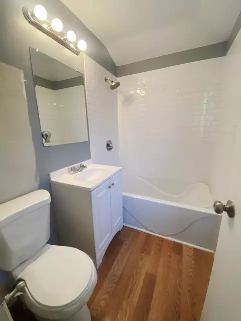 Bath - 429 W 110th St, Chicago, IL 60628 photo 1 of 1