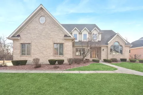 3801 Dillon Ct, Downers Grove, IL 60515