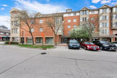 50 N Bokelman St #238, Roselle, IL 60172
