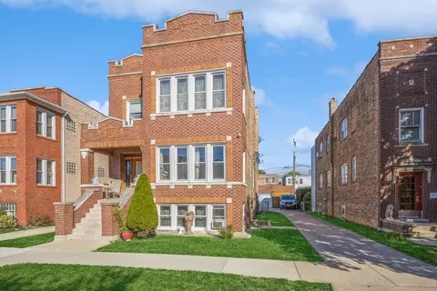 2237 Elmwood Ave, Berwyn, IL 60402