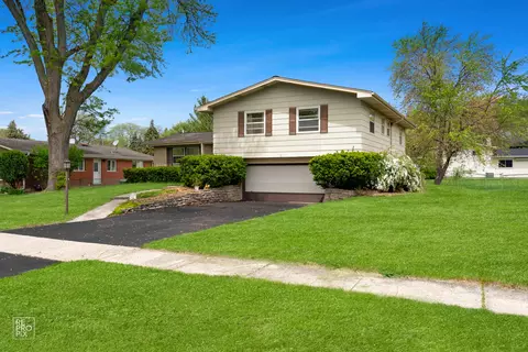 632 Columbine Ave, Lisle, IL 60532