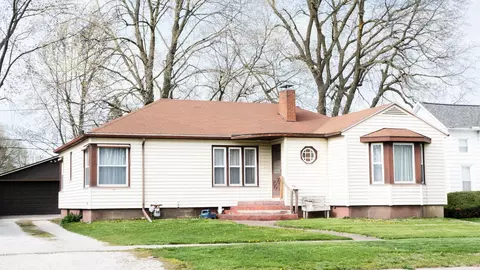 819 E Water St, Pontiac, IL 61764