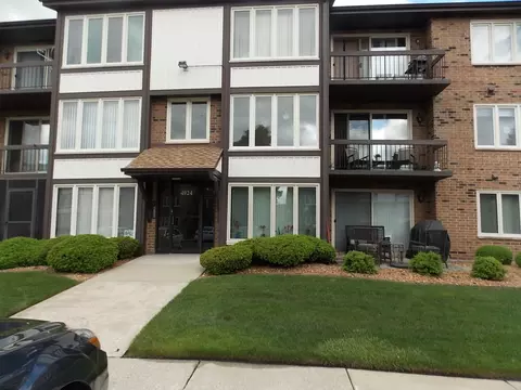 4924 Circle Ct #404, Crestwood, IL 60418