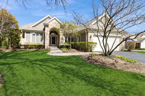 530 Vintage Dr, Lake In The Hills, IL 60156