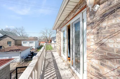 543 W Root St, Chicago, IL 60609 photo 29