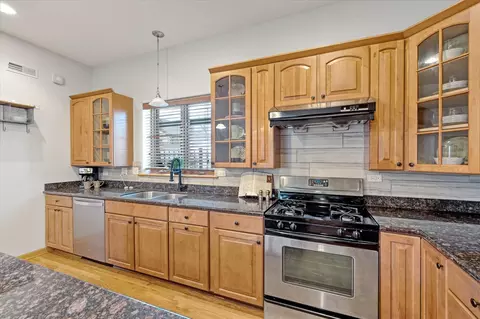 543 W Root St, Chicago, IL 60609 photo 24
