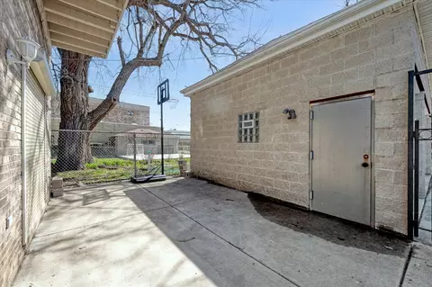 543 W Root St, Chicago, IL 60609 photo 28