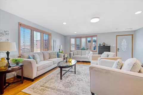 543 W Root St, Chicago, IL 60609 photo 2