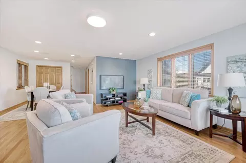 543 W Root St, Chicago, IL 60609 photo 4