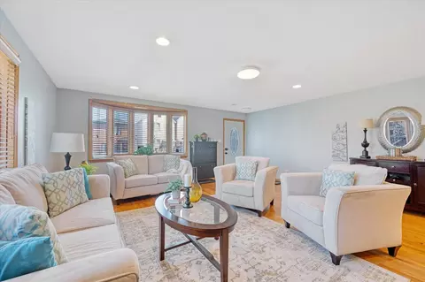 543 W Root St, Chicago, IL 60609 photo 3