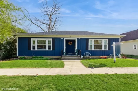 349 E Mckinley Ave, Hinckley, IL 60520