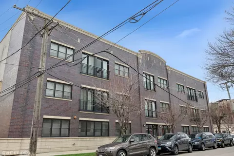 2310 W Nelson St #101, Chicago, IL 60618