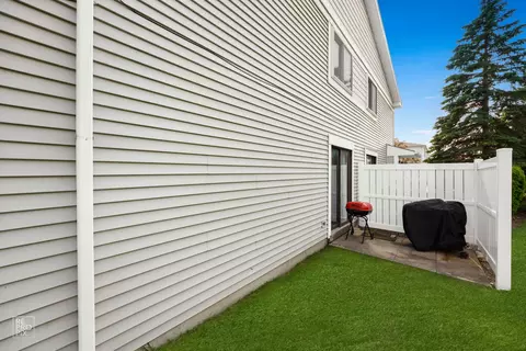 1593 Cornell Pl, Hoffman Estates, IL 60169 photo 14