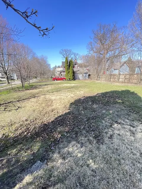 552 E Chicago St, Elgin, IL 60120 photo 9