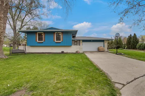 3 Clover Leaf Ct, Savoy, IL 61874