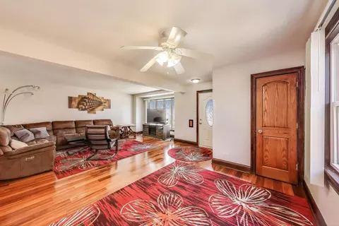 7407 W Main St, Niles, IL 60714 photo 8