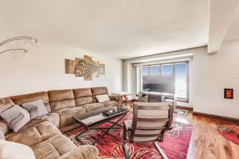 7407 W Main St, Niles, IL 60714 photo 5