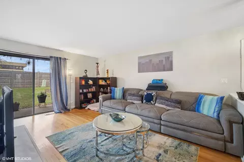 2750 Northampton Dr #C1, Rolling Meadows, IL 60008 photo 3