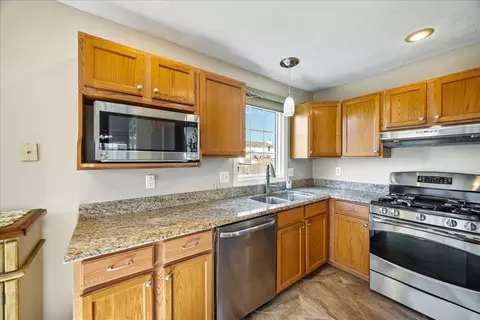 1326 Beacon Hill Ct, Normal, IL 61761 photo 7