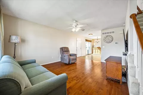 1326 Beacon Hill Ct, Normal, IL 61761 photo 4