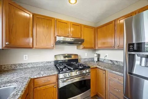 1326 Beacon Hill Ct, Normal, IL 61761 photo 8
