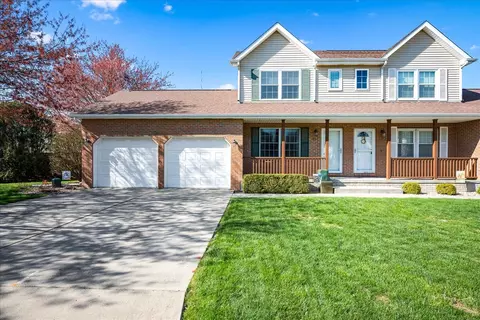 1326 Beacon Hill Ct, Normal, IL 61761