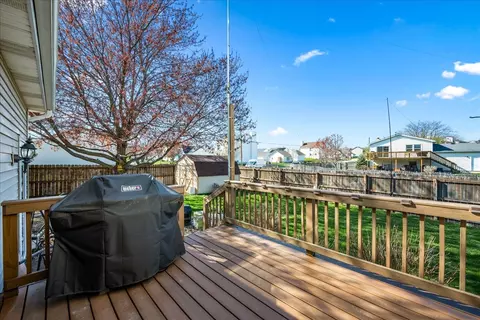 1326 Beacon Hill Ct, Normal, IL 61761 photo 18