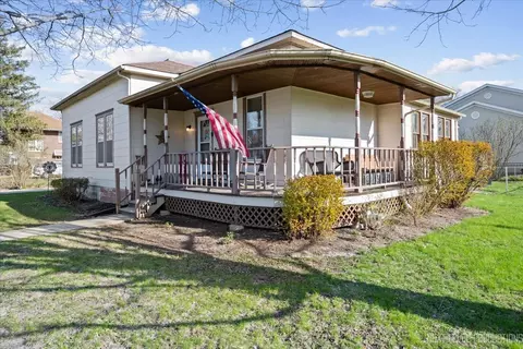 208 W Fox Rd, Yorkville, IL 60560