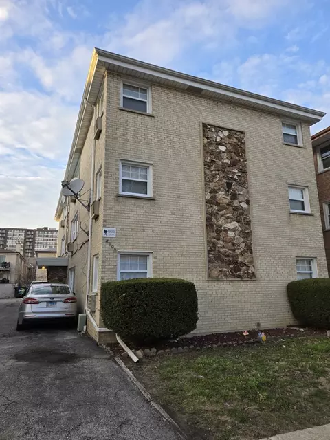 8706 W Summerdale Ave #2N, Chicago, IL 60656