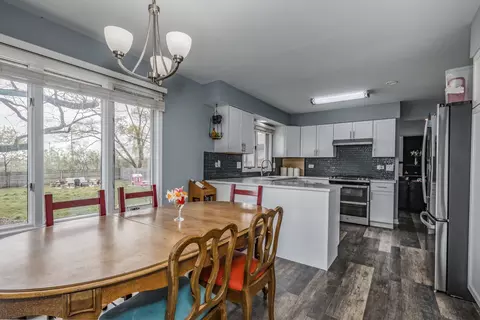 721 Adams St, Elgin, IL 60123 photo 8