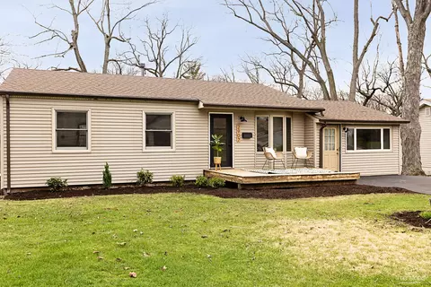 2907 Crabtree Ave, Woodridge, IL 60517