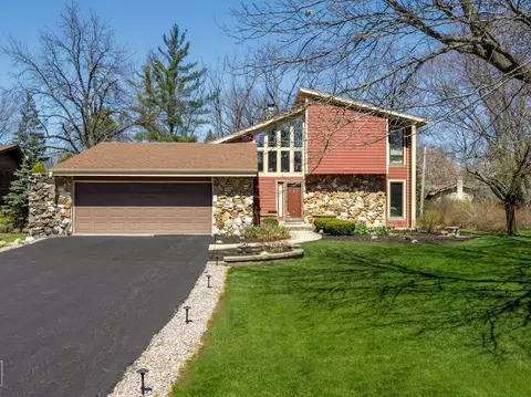 20 W200 Meadow Ln, Lemont, IL 60439
