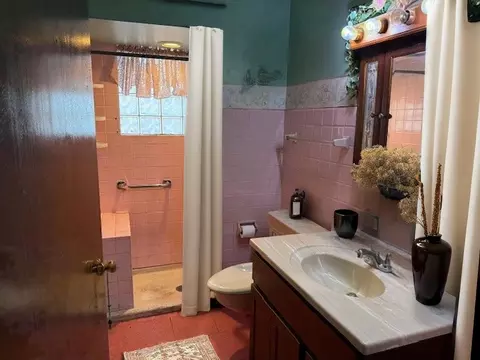 Bath - 1518 E 80th St, Chicago, IL 60619 photo 1 of 2