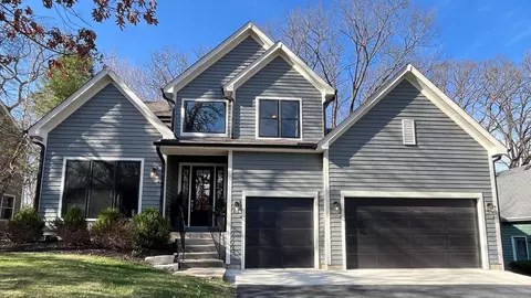 406 Kelly Ln, Crystal Lake, IL 60012