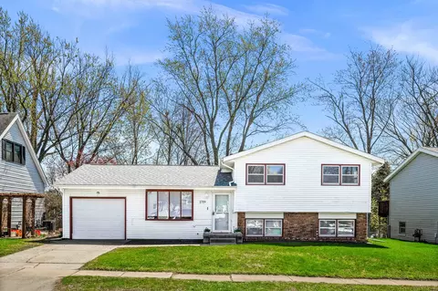 1719 Taft Dr, Normal, IL 61761