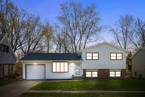 1719 Taft Dr, Normal, IL 61761 photo 2
