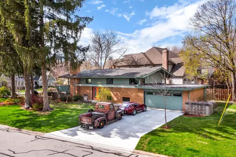 125 Maple Ln, Naperville, IL 60540 photo 3