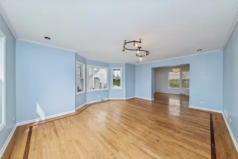 Living - 284 Windsor Dr, Bartlett, IL 60103 photo 1 of 2