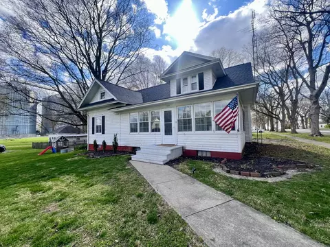104 N Lincoln St, Broadlands, IL 61816